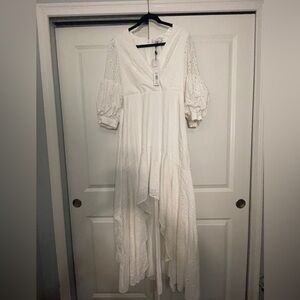 NWT BADGLEY MISCHKA COLLECTION
Puff-Sleeve High-Low Eyelet Shirtdress size 8